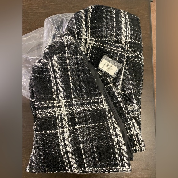 Express / Collarless One Burton Coat - Picture 4 of 5